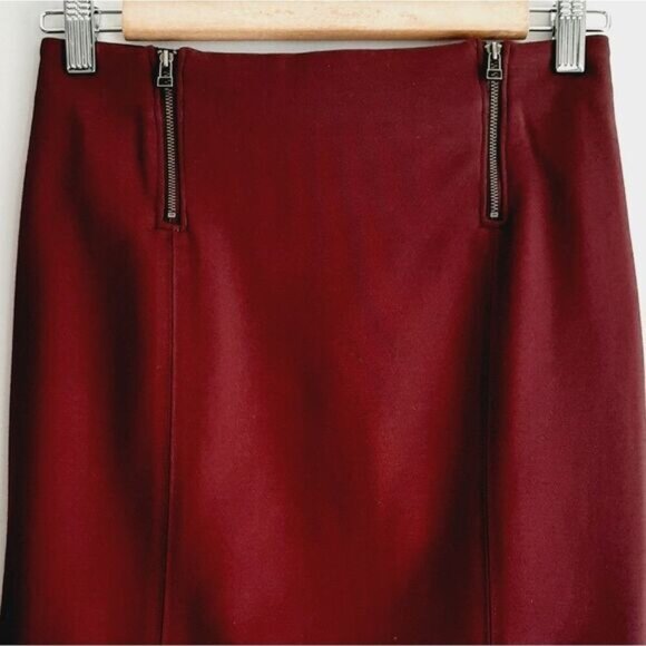 Aritzia SUNDAY BEST Mini Skirt Exposed Zip Burgundy Red Sz 6 - Picture 2 of 6